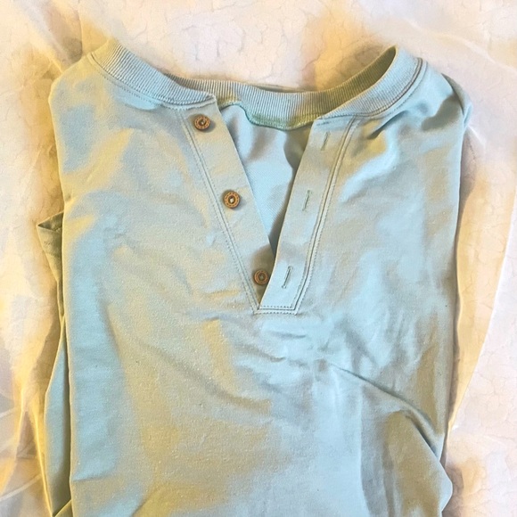 New button shirt - Picture 2 of 5